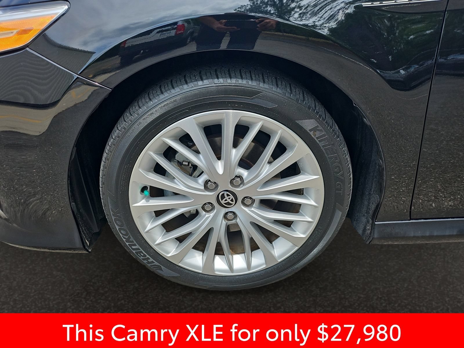Used 2020 Toyota Camry XLE FWD image 40