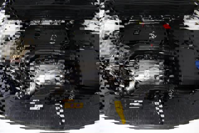 Used 2021 Mercedes-Benz GLB 250 4MATIC w/ Premium Package image 27