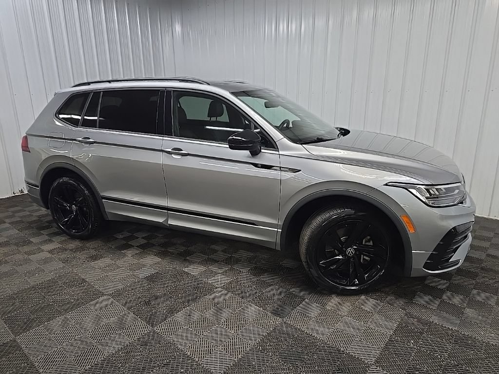 Used 2024 Volkswagen Tiguan SE R-Line