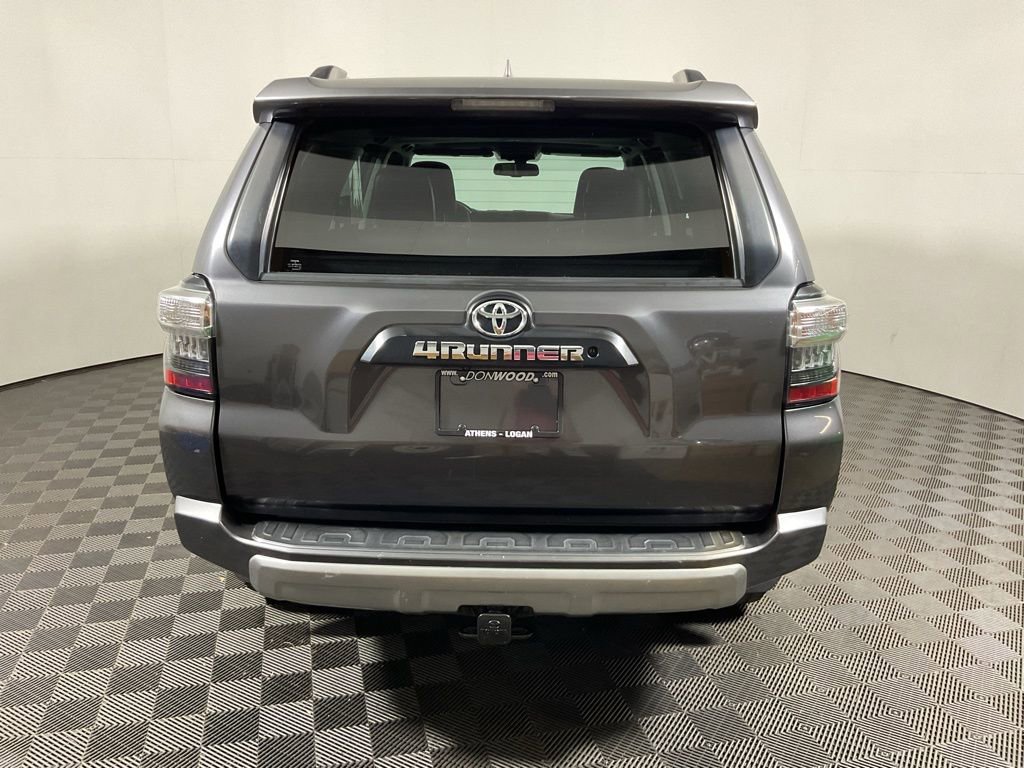 Used 2018 Toyota 4Runner TRD Off-Road AWD/4WD image 15