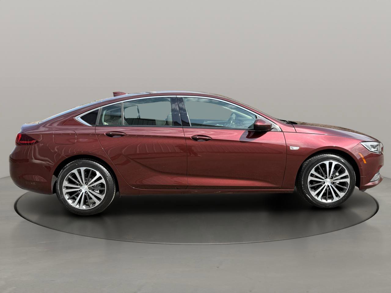 Used 2018 Buick Regal Essence w/ Driver Confidence Package #1 image 7