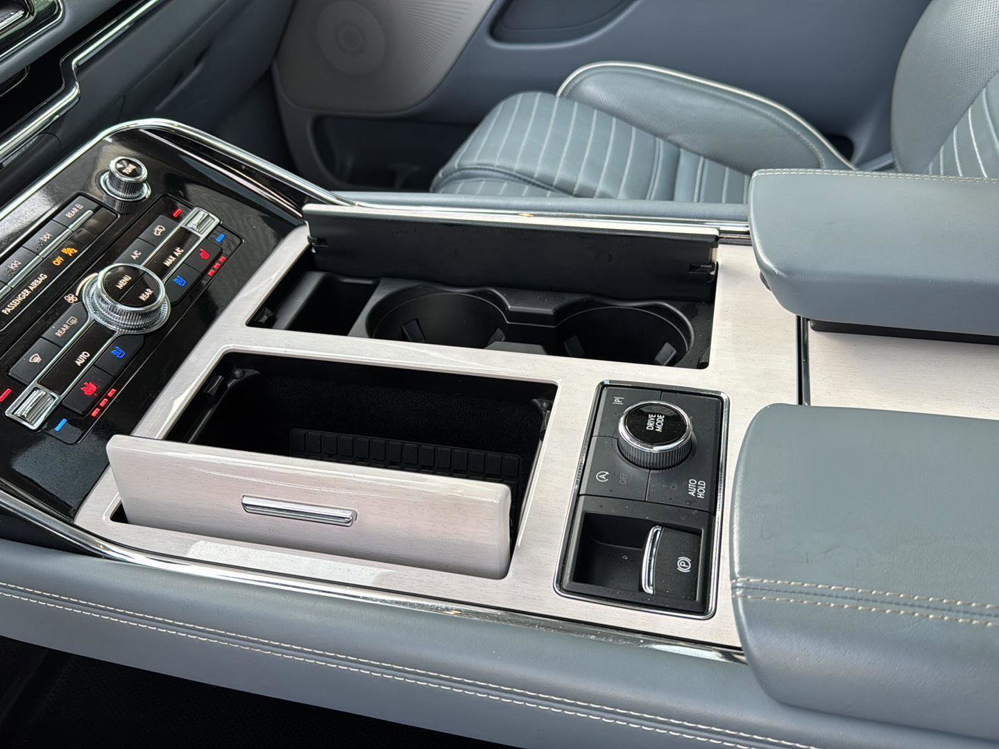 Used 2023 Lincoln Navigator L Black Label image 24