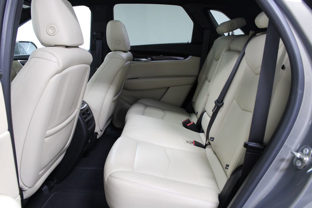 Used 2018 Cadillac XT5 Premium Luxury w/ Driver Assist Package image 19