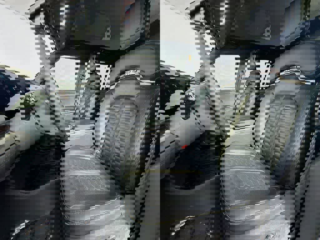 Used 2025 Rivian R1S Adventure image 11