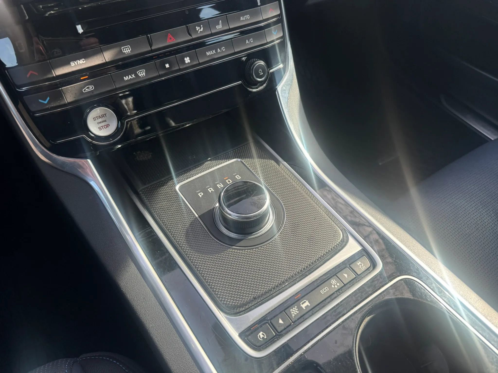 Used 2017 Jaguar XE R-Sport image 35