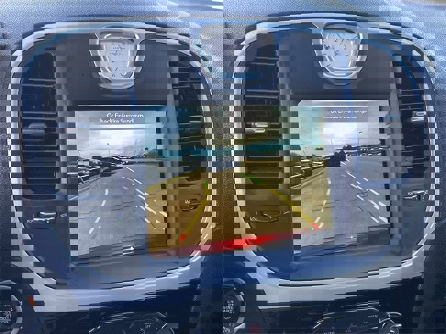 Used 2023 Chrysler 300 Touring w/ Sport Appearance Package image 17