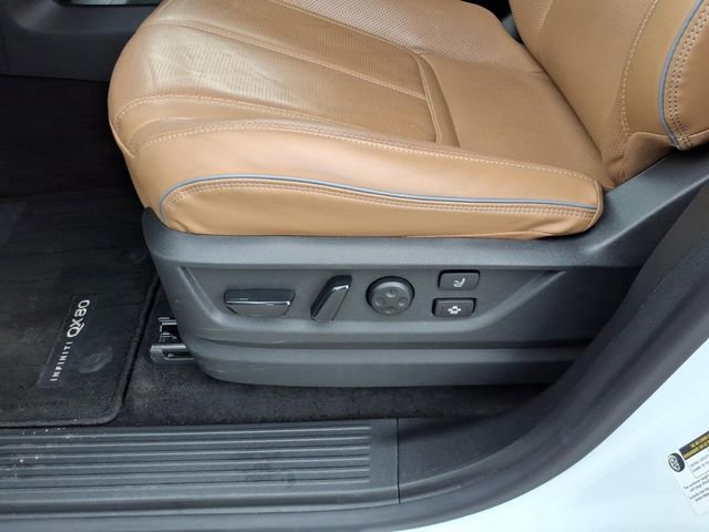 Used 2025 INFINITI QX80 Sensory image 5