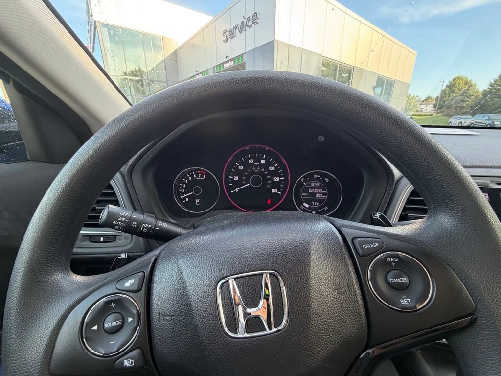 Used 2018 Honda HR-V EX image 10