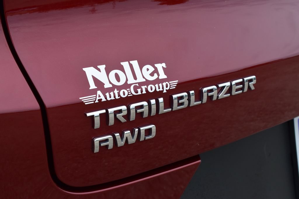 Used 2025 Chevrolet TrailBlazer LT AWD/4WD image 11