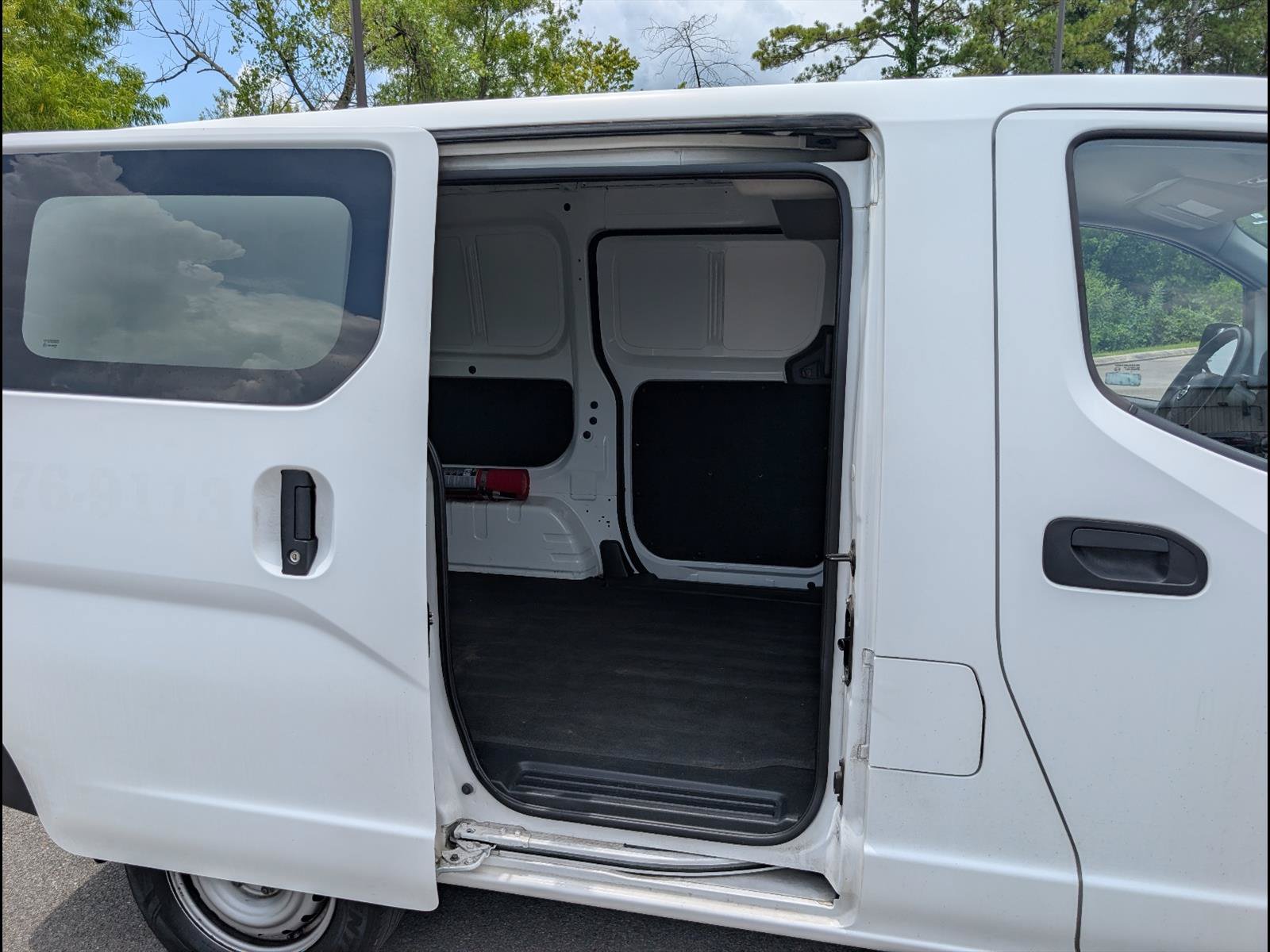 Used 2015 Nissan NV200 SV w/ Back Door Glass Package FWD image 18