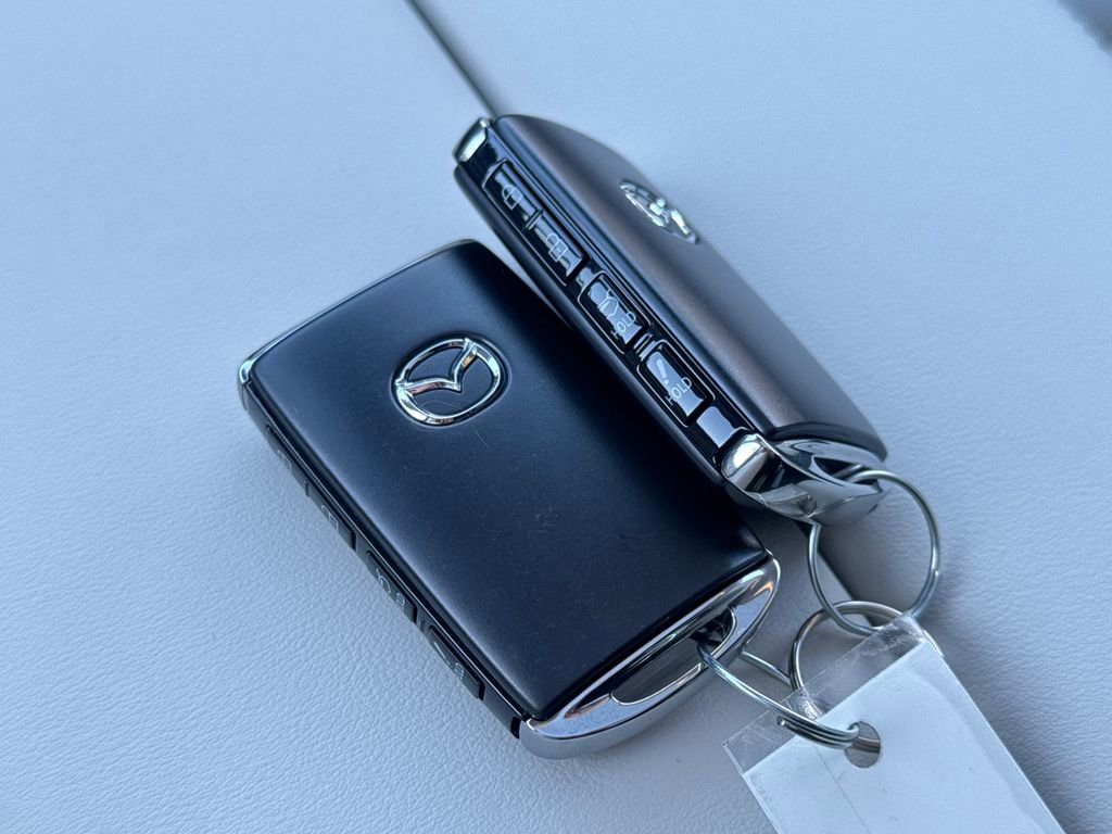 New 2025 MAZDA CX-90 Plug-In Hybrid w/ Premium Plus image 29