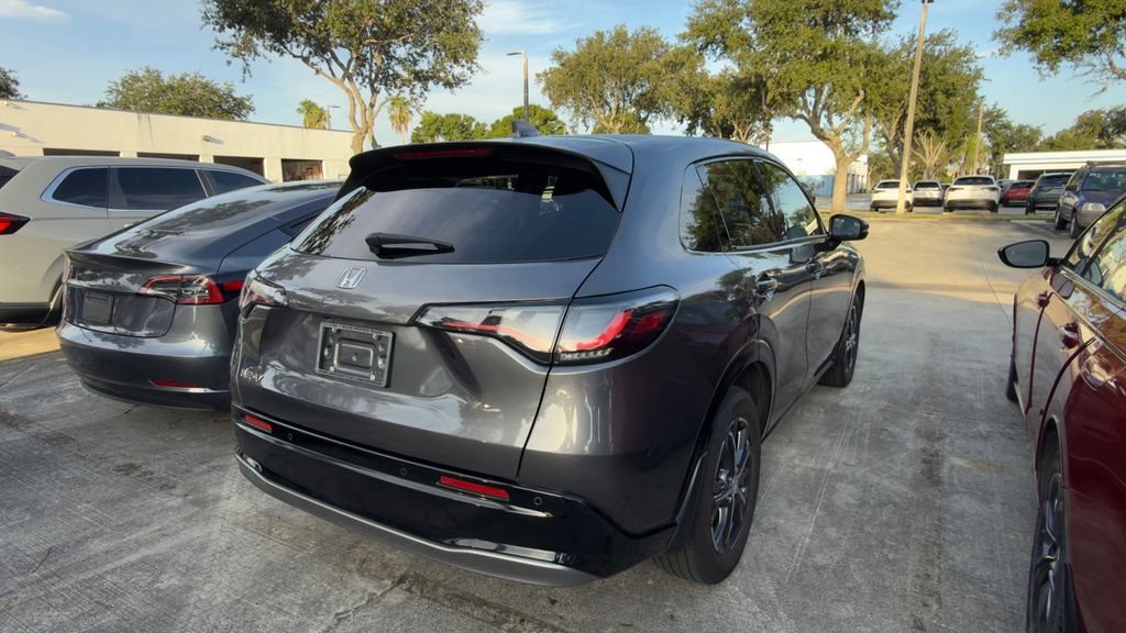 Used 2024 Honda HR-V EX-L image 9
