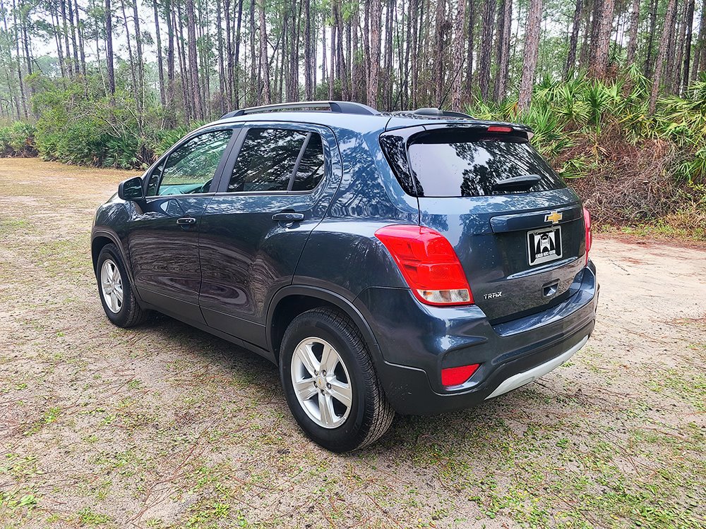 Used 2021 Chevrolet Trax LT w/ LT Convenience Package image 6