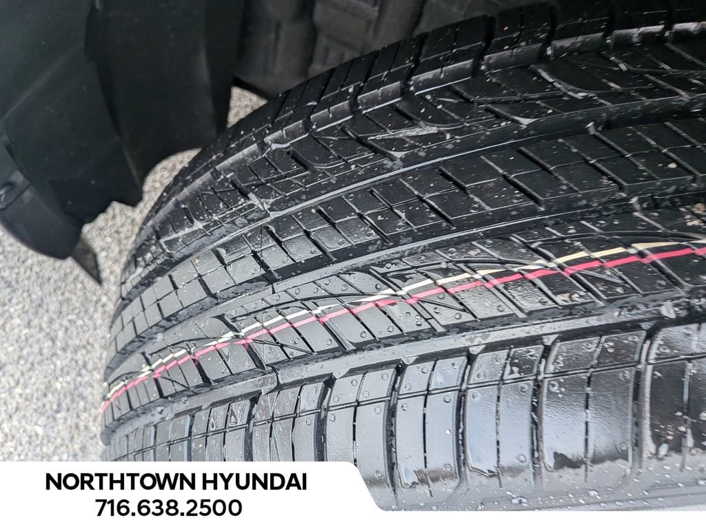 Used 2025 Nissan Pathfinder SV image 40