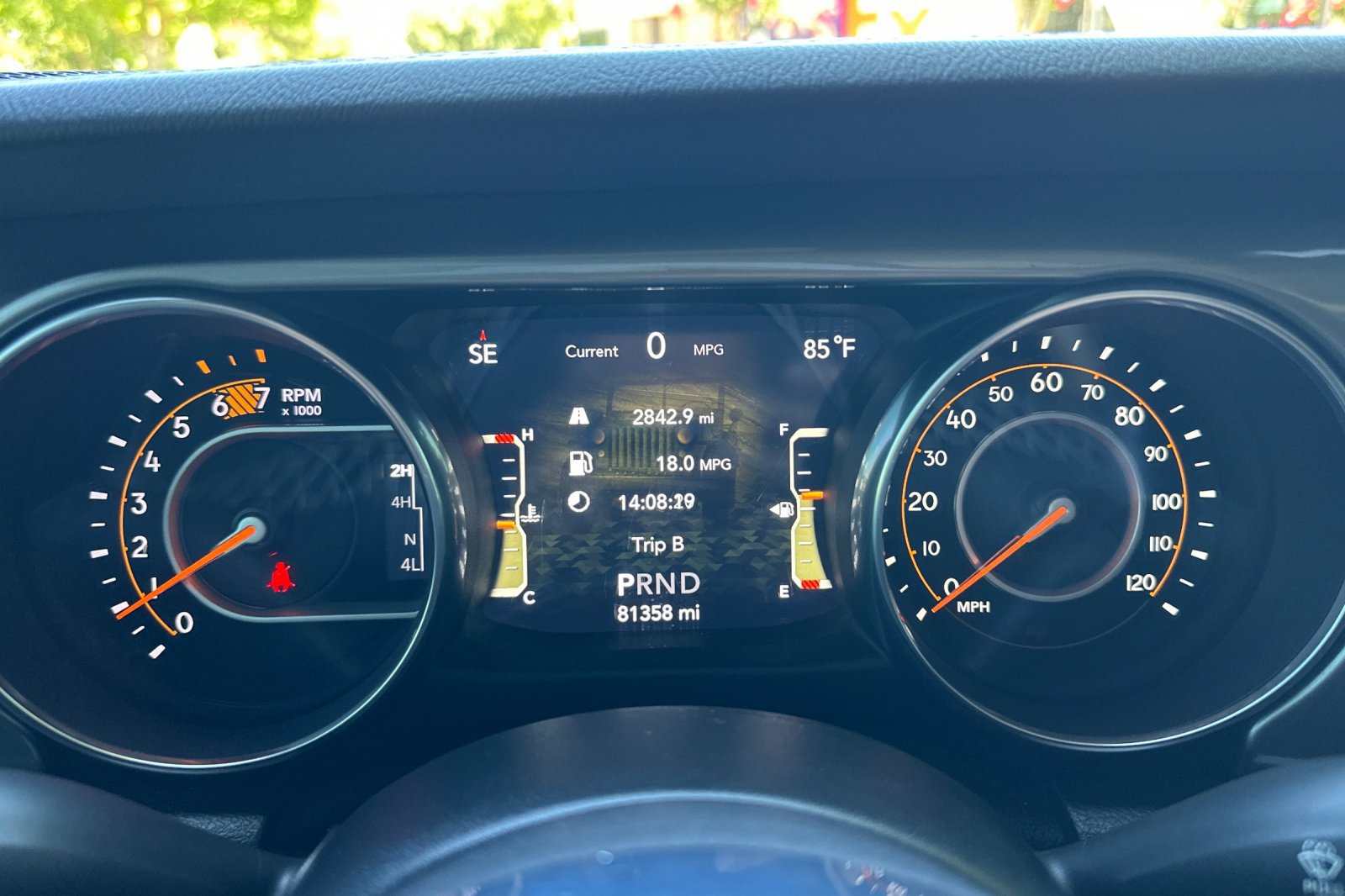 Used 2020 Jeep Wrangler Unlimited Sahara AWD/4WD image 21