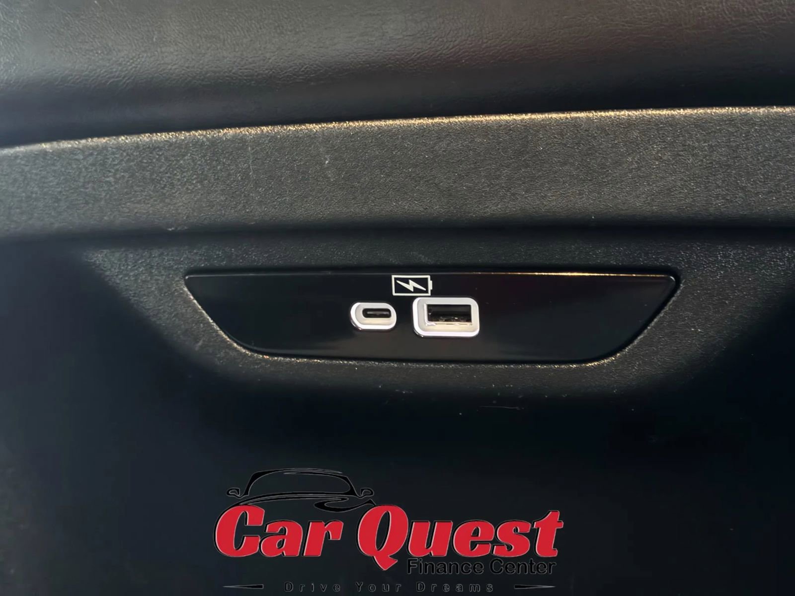 Used 2023 Chrysler Pacifica Touring-L FWD image 22