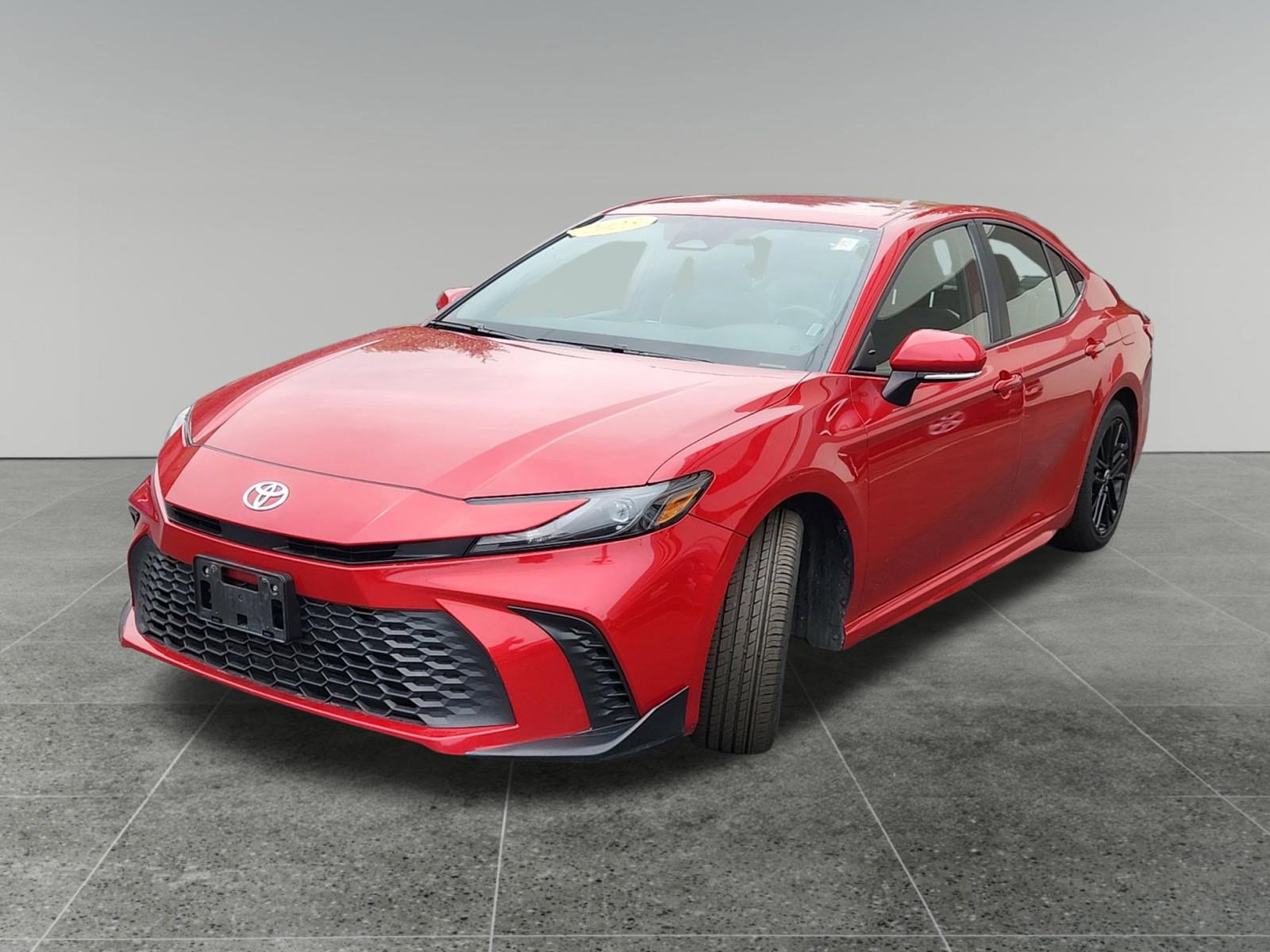 Certified 2025 Toyota Camry SE FWD image 3