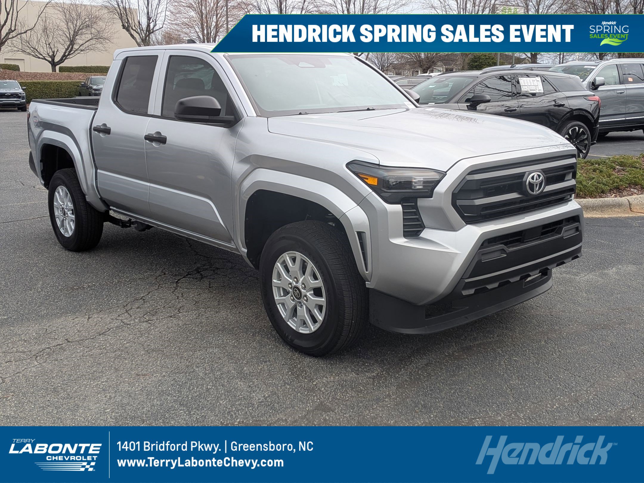 Used 2025 Toyota Tacoma SR image 1