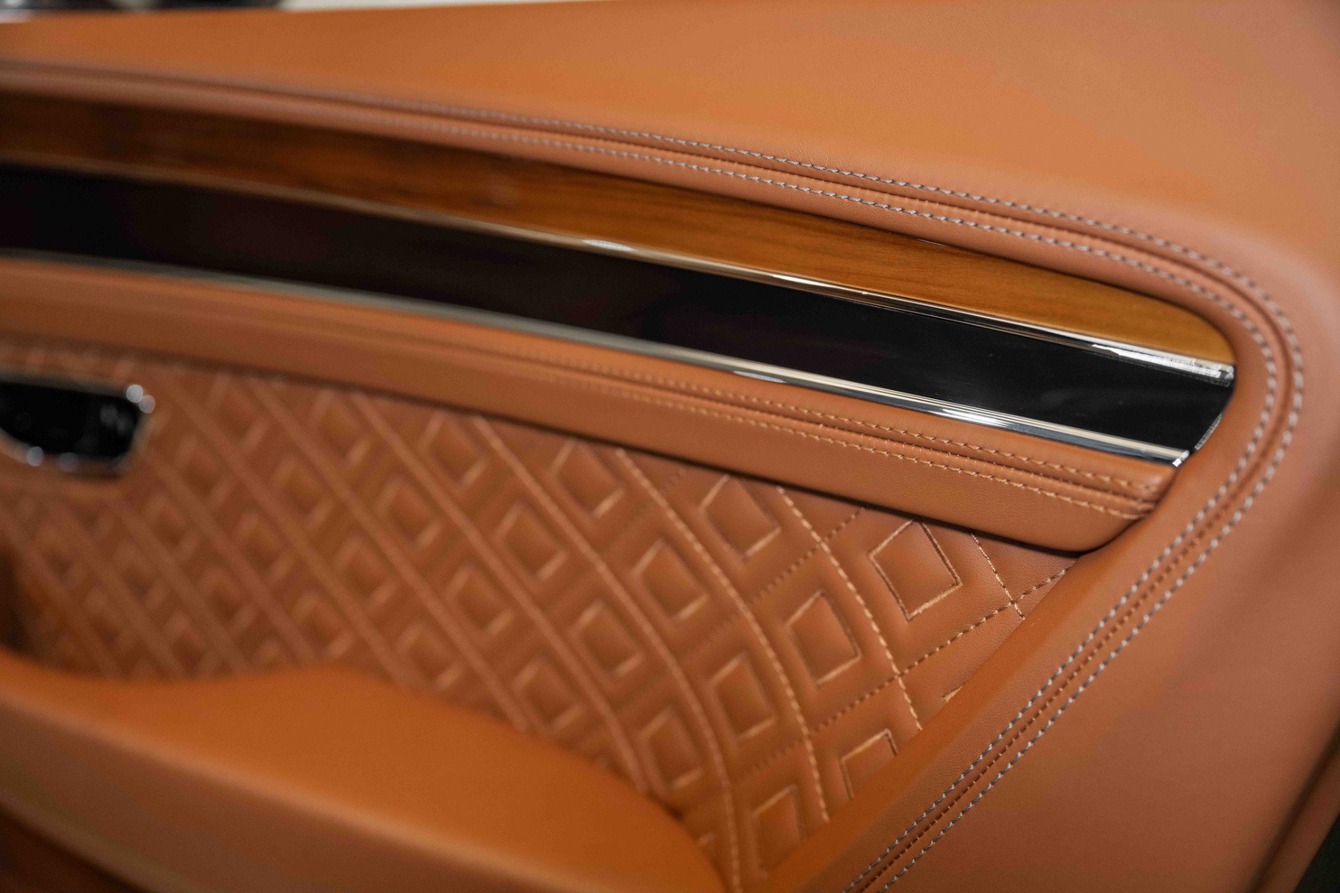 Used 2020 Bentley Continental GT image 31