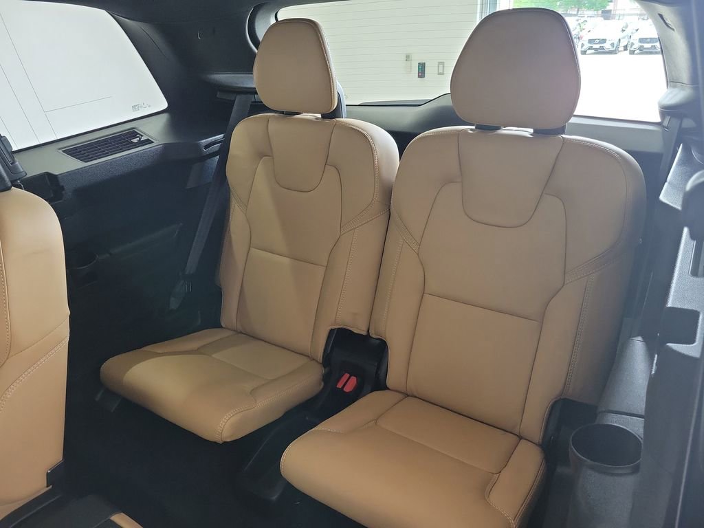 Used 2024 Volvo XC90 T8 Ultimate image 13