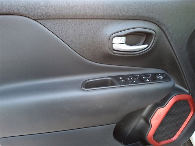 Used 2023 Jeep Renegade Trailhawk image 12