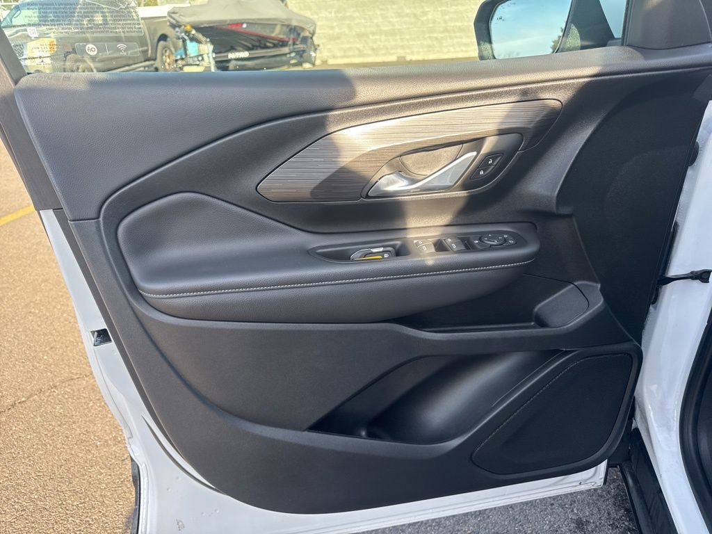 Used 2022 GMC Terrain SLE image 19