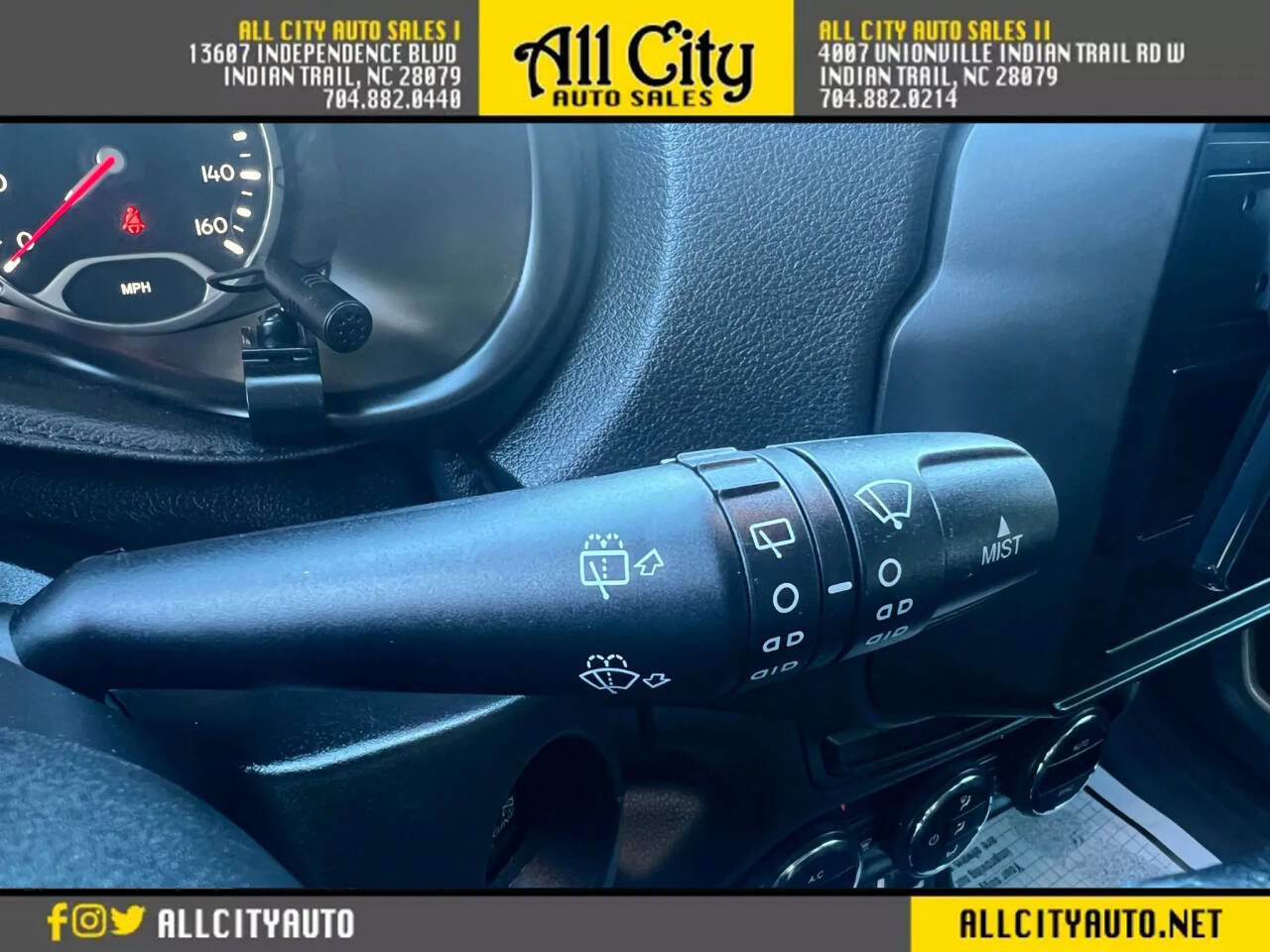 Used 2015 Jeep Renegade Latitude w/ Popular Equipment Group image 26