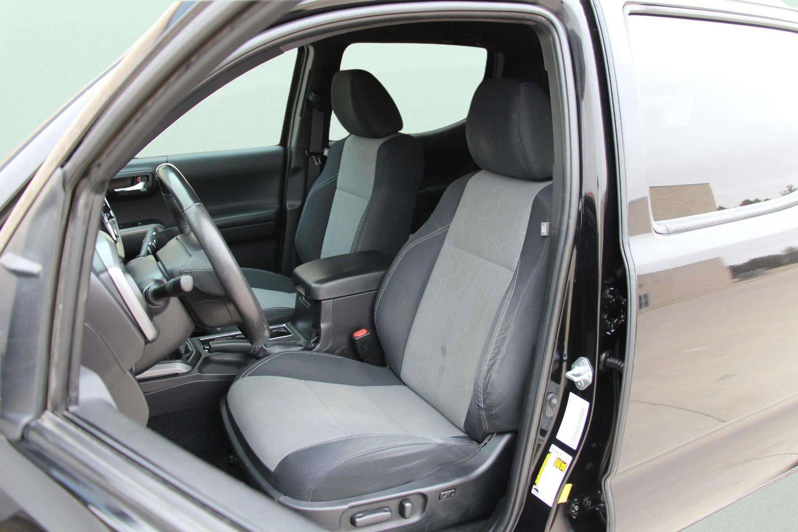 Used 2022 Toyota Tacoma TRD Off-Road image 18