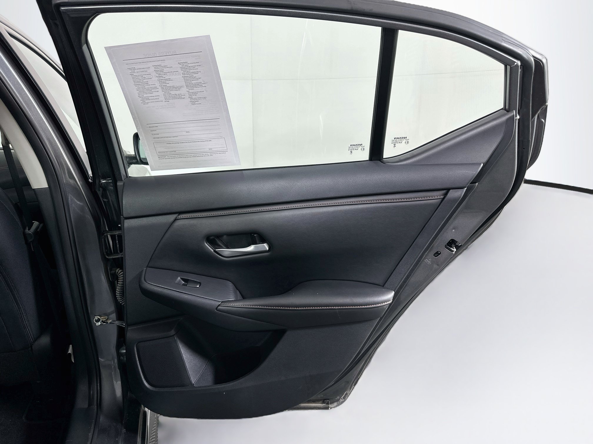 Used 2025 Nissan Sentra SR FWD image 29
