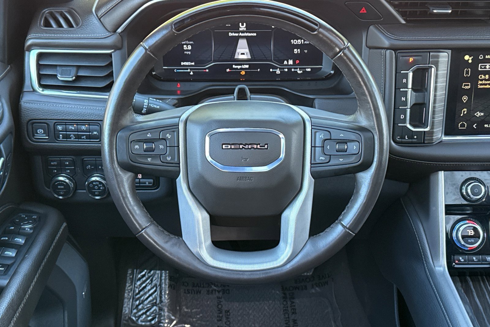 Used 2024 GMC Yukon XL Denali w/ Denali Reserve Package image 18