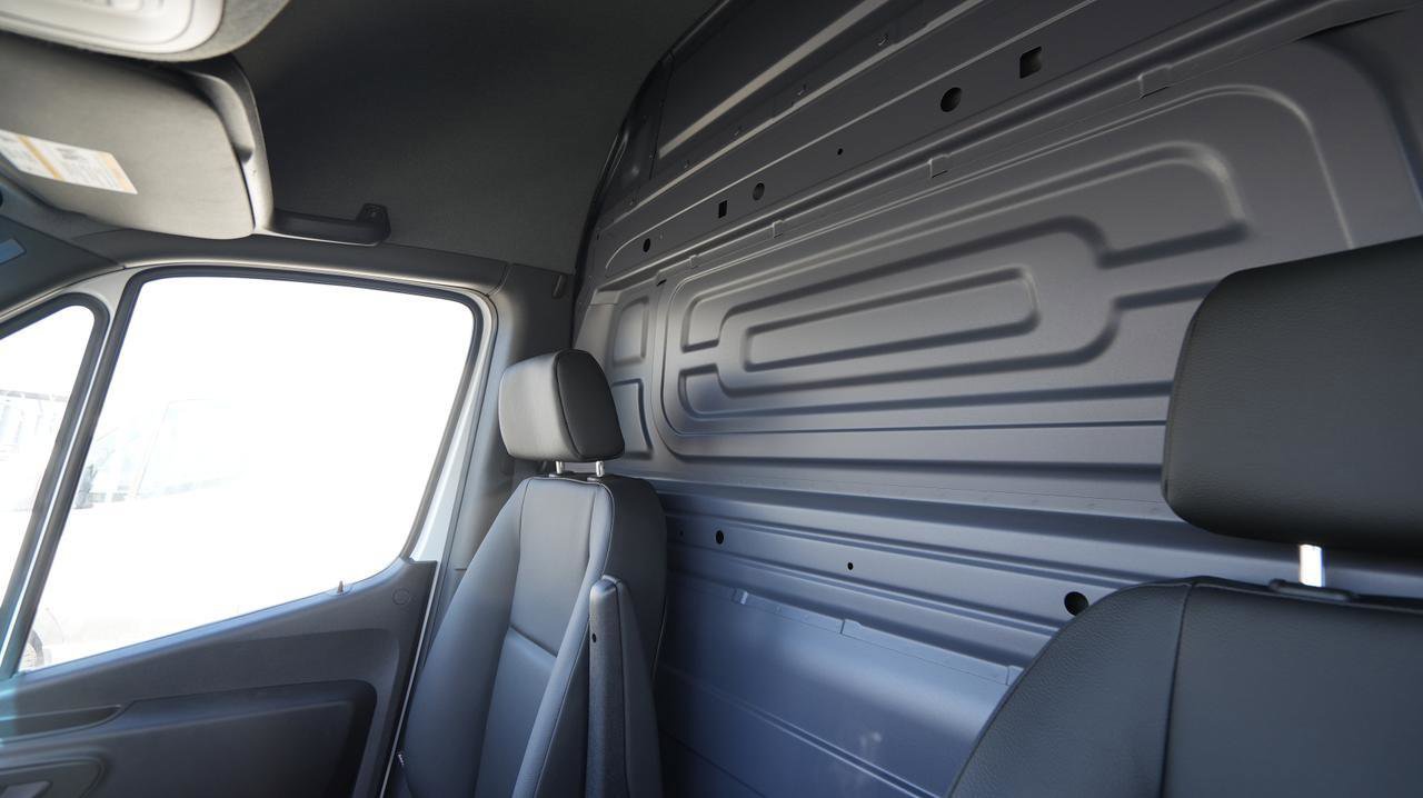 Used 2024 Mercedes-Benz Sprinter 144 Cargo image 10