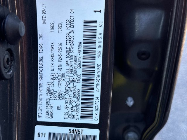 Used 2017 Toyota Tacoma SR5 w/ Tow Package RWD image 30