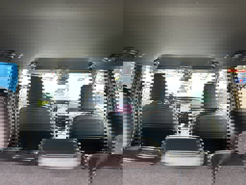 Used 2024 Jeep Grand Cherokee Limited w/ Black Appearance Package image 10