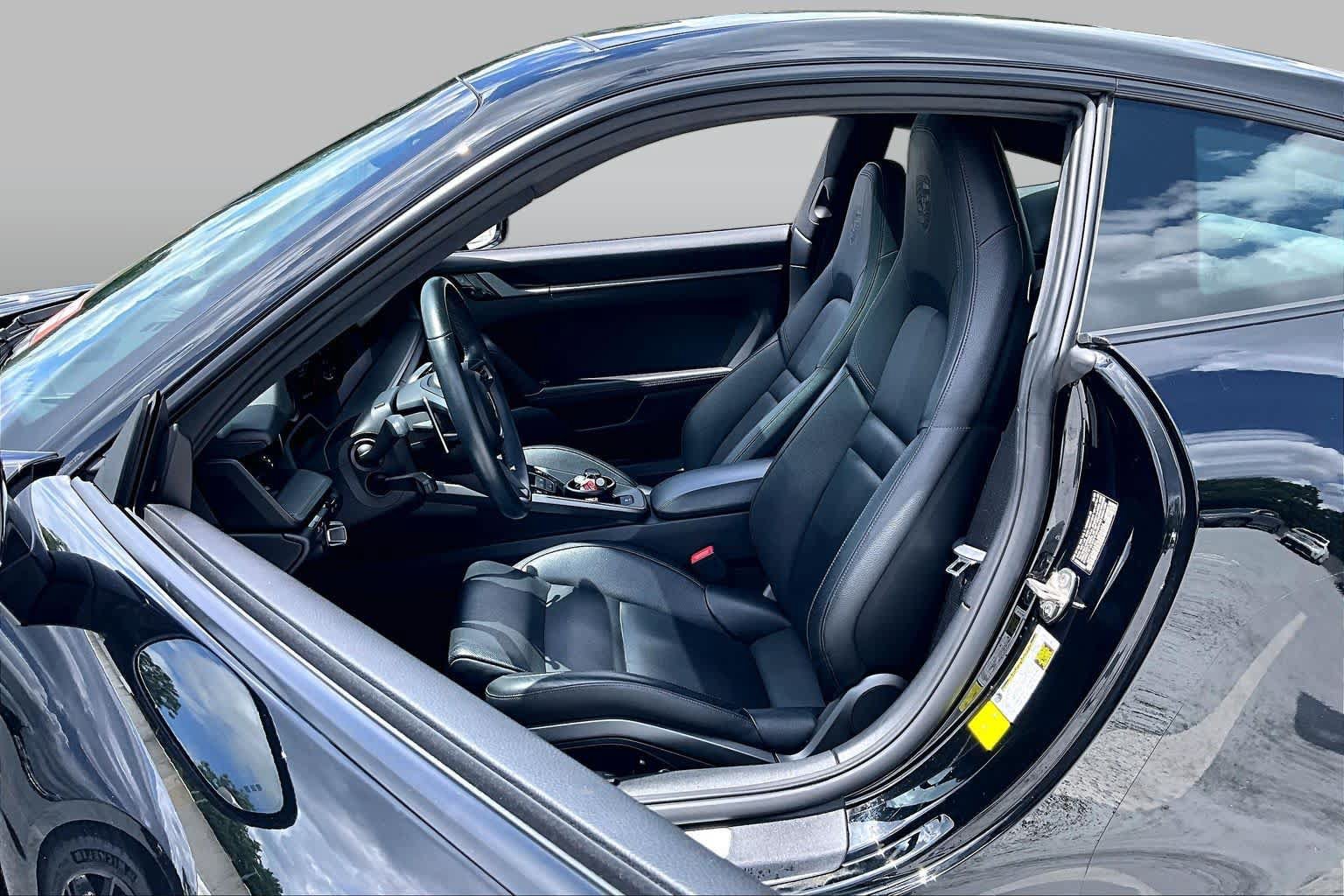 Used 2020 Porsche 911 Carrera RWD image 8