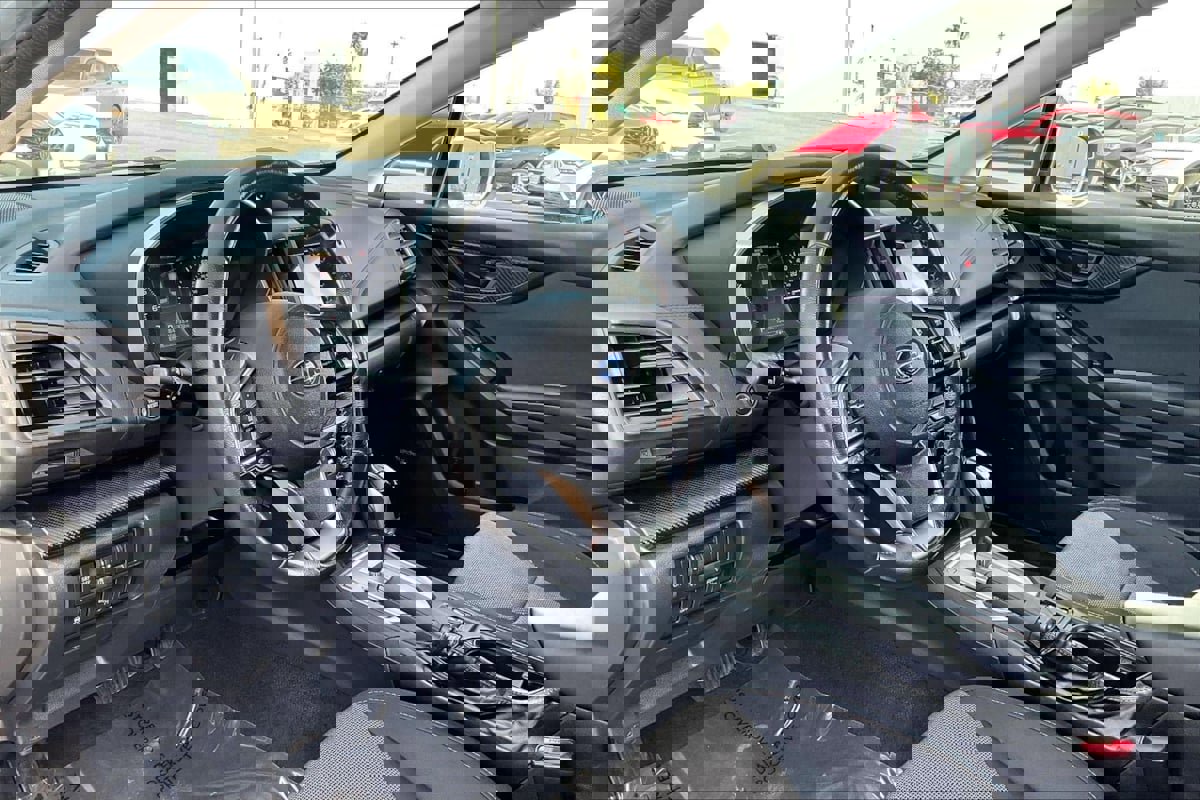 Used 2018 Subaru Crosstrek 2.0i Premium w/ Eyesight System image 11