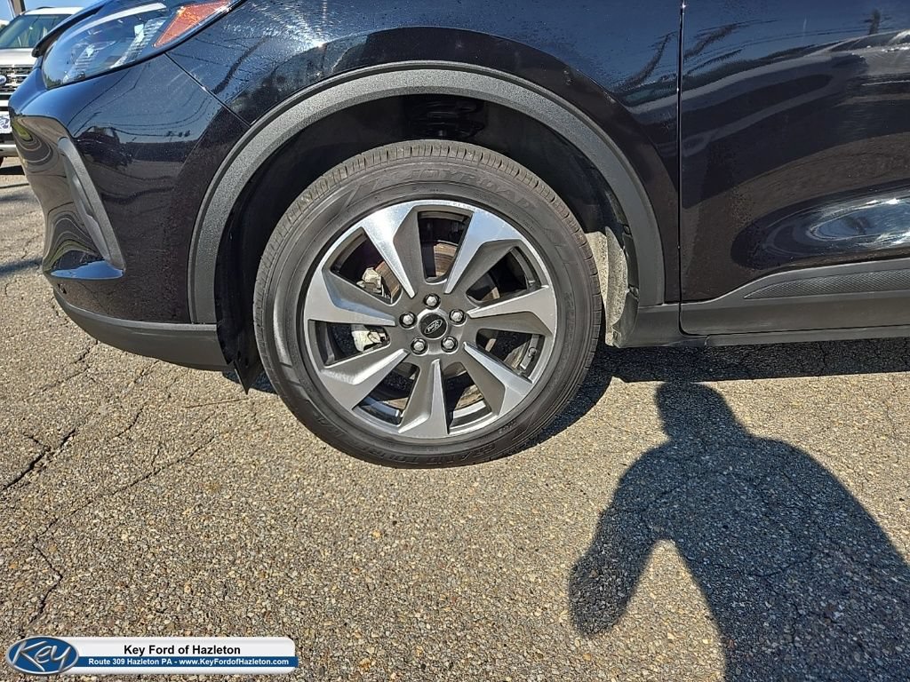 Used 2024 Ford Escape Platinum AWD/4WD image 4