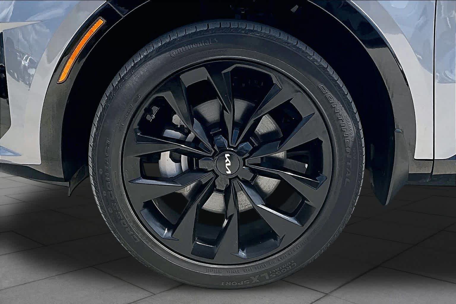 Certified 2023 Kia Sorento SX AWD/4WD image 10