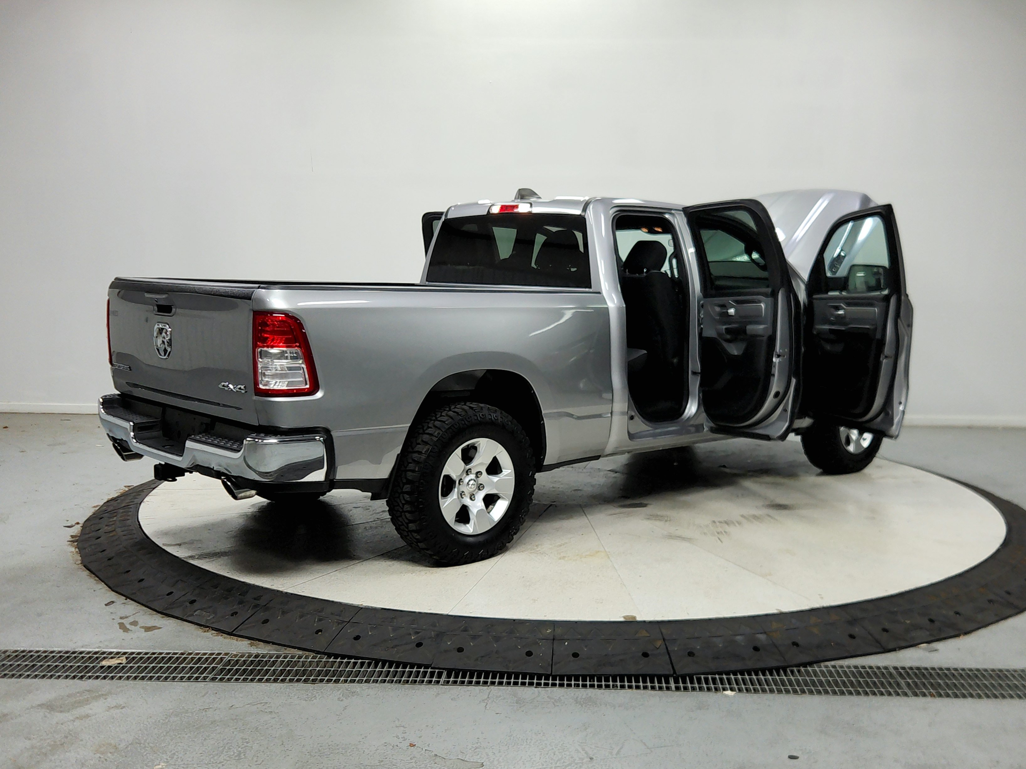 Used 2021 RAM 1500 Big Horn AWD/4WD image 16