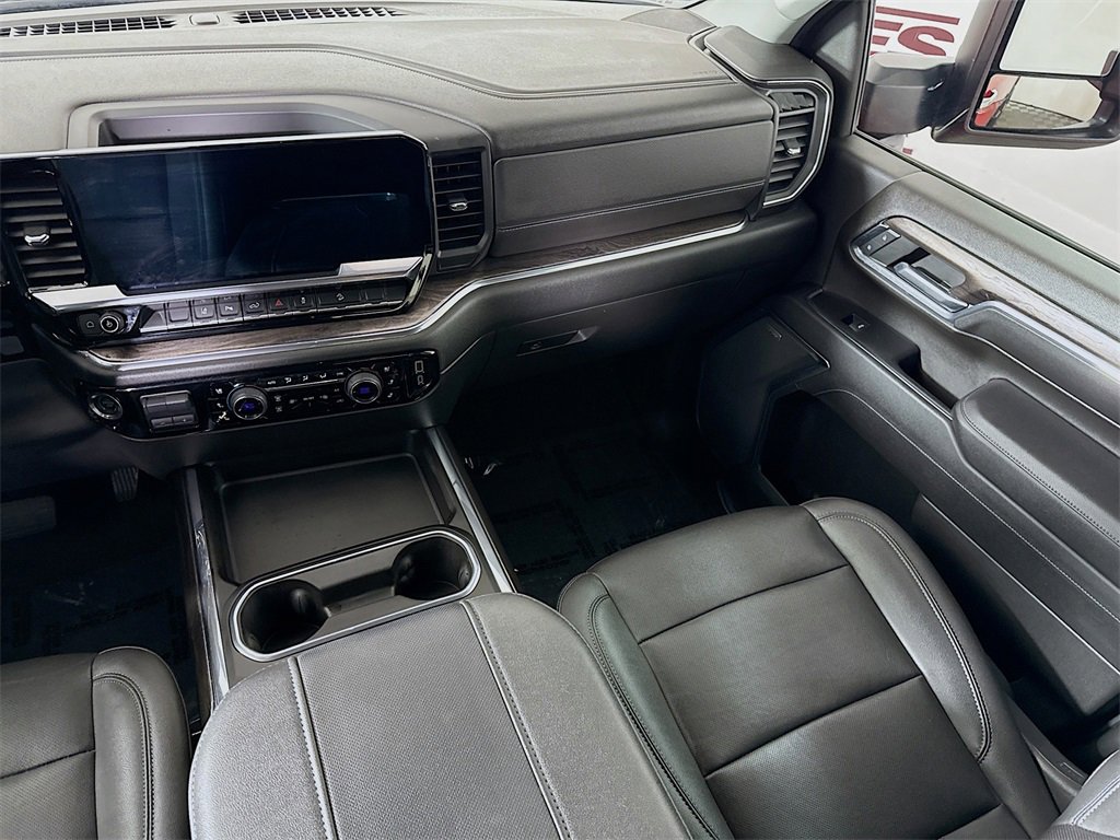 Used 2024 Chevrolet Silverado 3500 LTZ w/ LTZ Convenience Package image 27