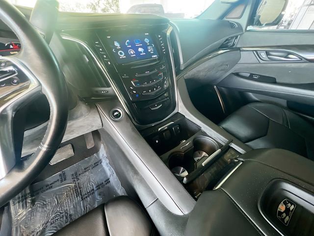 Used 2018 Cadillac Escalade Platinum image 25