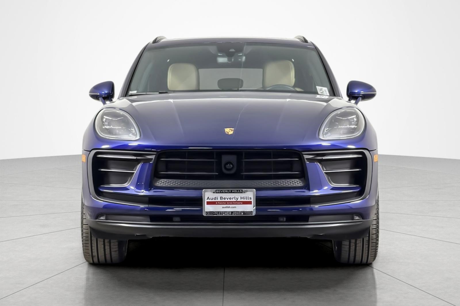 Used 2023 Porsche Macan AWD/4WD image 8
