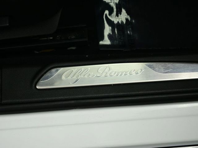 Used 2021 Alfa Romeo Giulia Ti Sport image 30