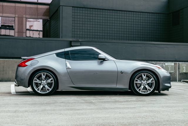 Used 2009 Nissan 370Z Touring RWD image 10