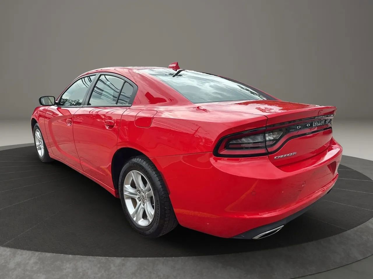 Used 2023 Dodge Charger SXT RWD image 7