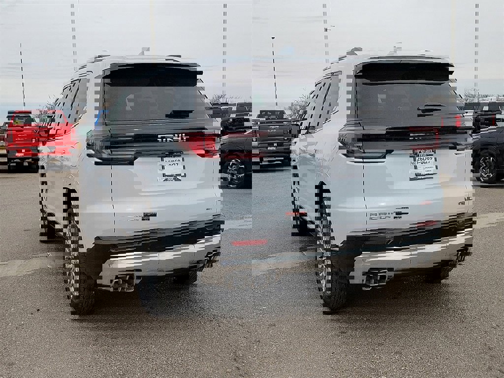 New 2026 GMC Acadia Denali w/ Super Cruise Package image 8