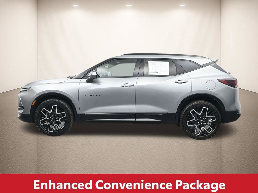 Used 2023 Chevrolet Blazer RS w/ Driver Confidence II Package FWD image 11