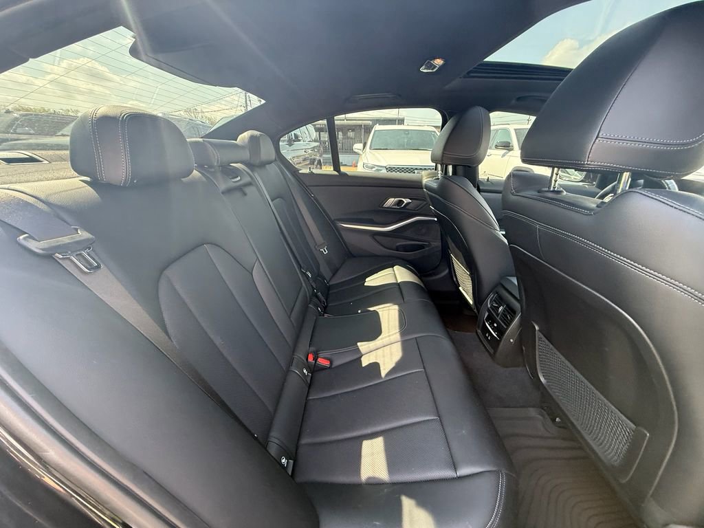 Used 2022 BMW 330i xDrive Sedan w/ Driving Assistance Package image 21