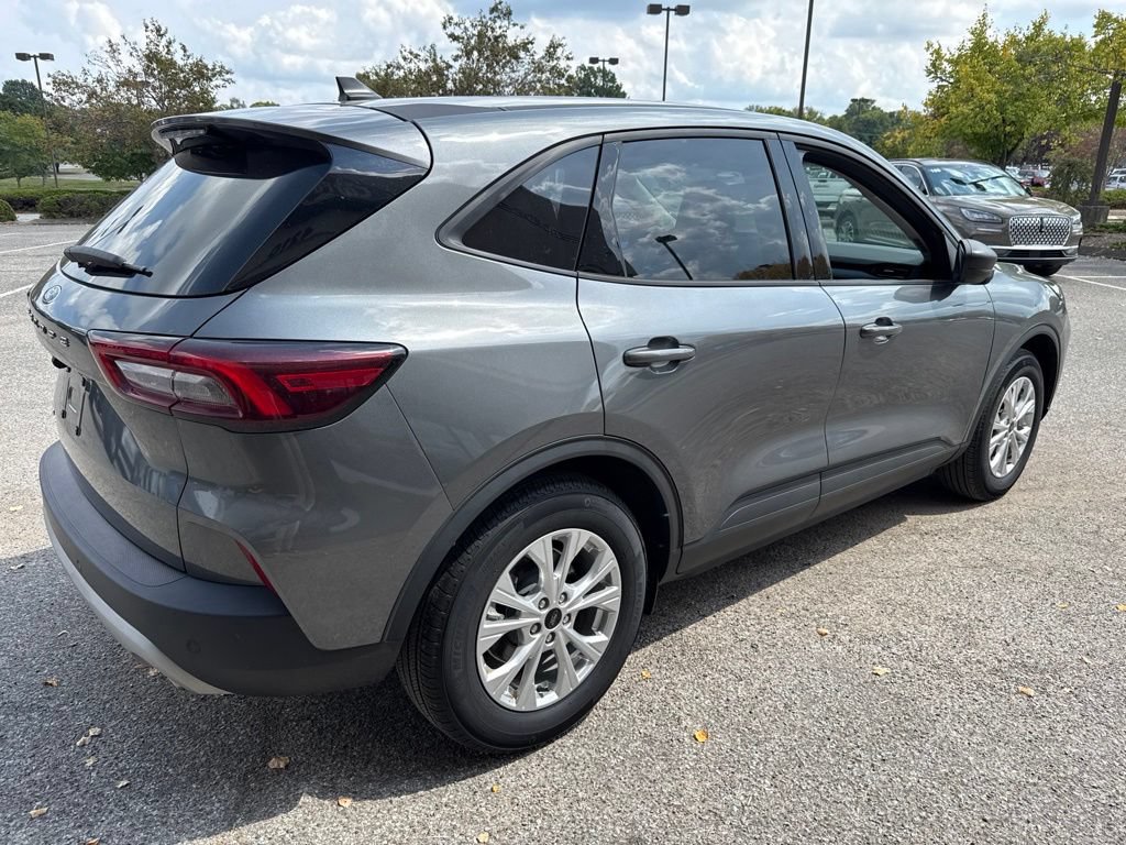 Used 2025 Ford Escape Active w/ Active Premium Tech Pack FWD image 12