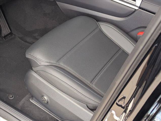 Used 2026 Mercedes-Benz GLC 300 4MATIC image 4