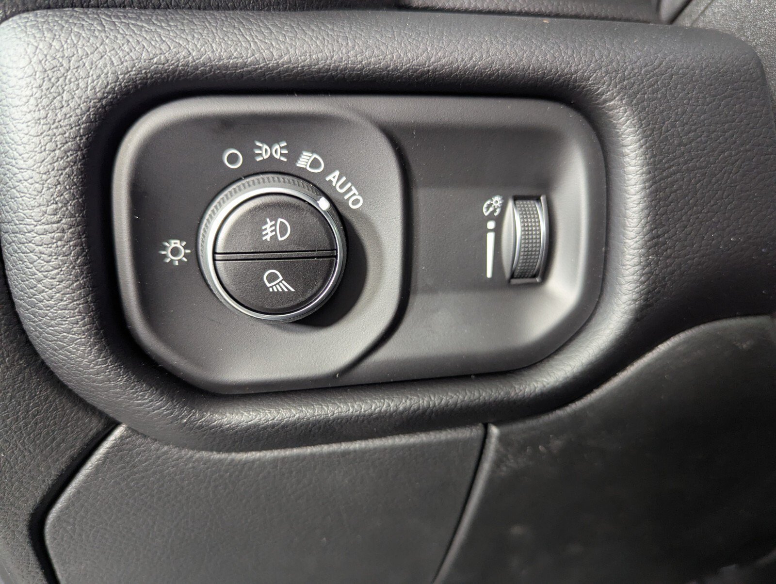 New 2026 RAM 2500 Big Horn AWD/4WD image 14